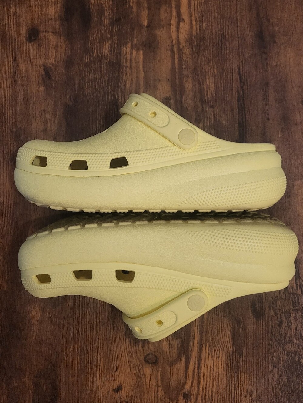 Platform Crocs - Picture 3 of 8